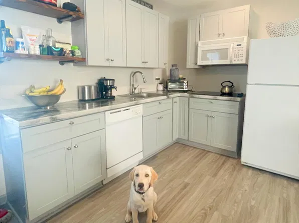 909 Shakespeare Dr, Wilmington, NC 28405