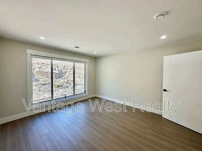 3608 Silver Way — Photo 29