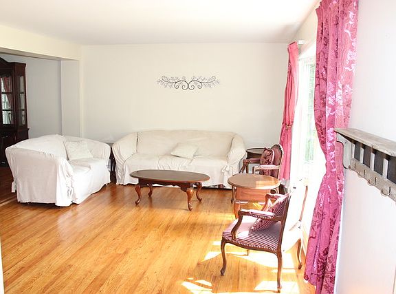 3rd image of 9100 Forest Dr
