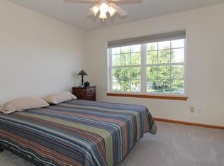 652 Cobblestone Way, Shakopee, MN 55379