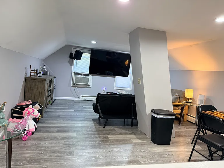 18 Lawton St #2 — Photo 16