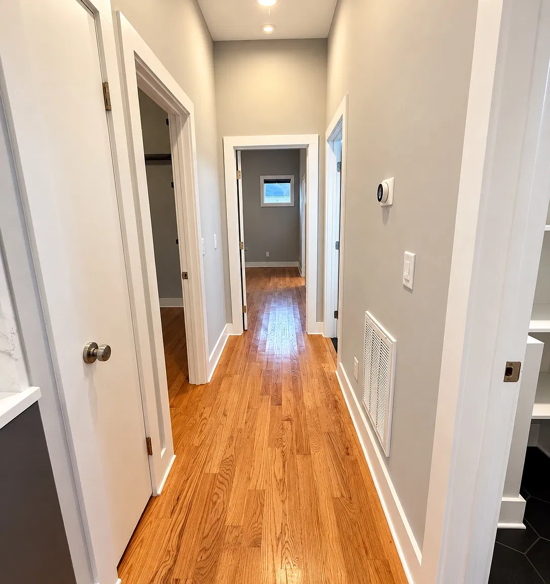 2 bed, 1092 sqft, $2,400 — Photo 4