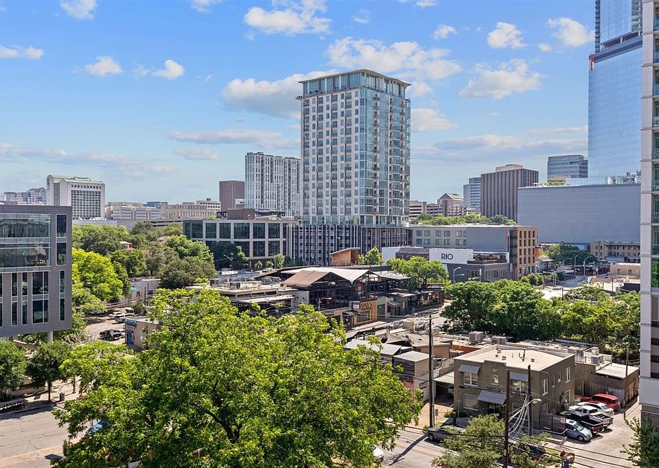 1st image of 800 W 5th St APT 702
