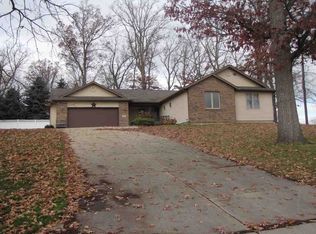 714 Taylor Ln, Albion, IN 46701