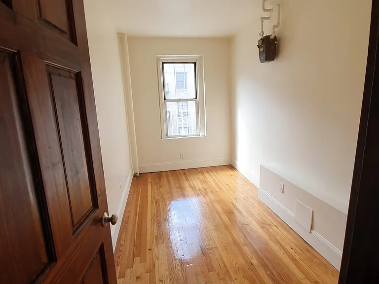 22 Broadway Ter #C — Photo 9