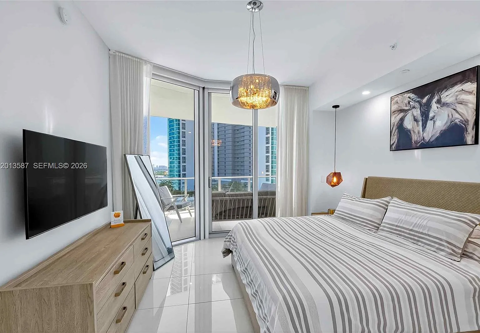 Paramount Miami Worldcent — Photo 3