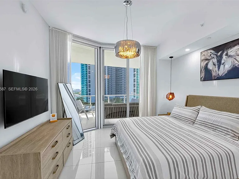 851 NE 1st Ave #1603 — Photo 3