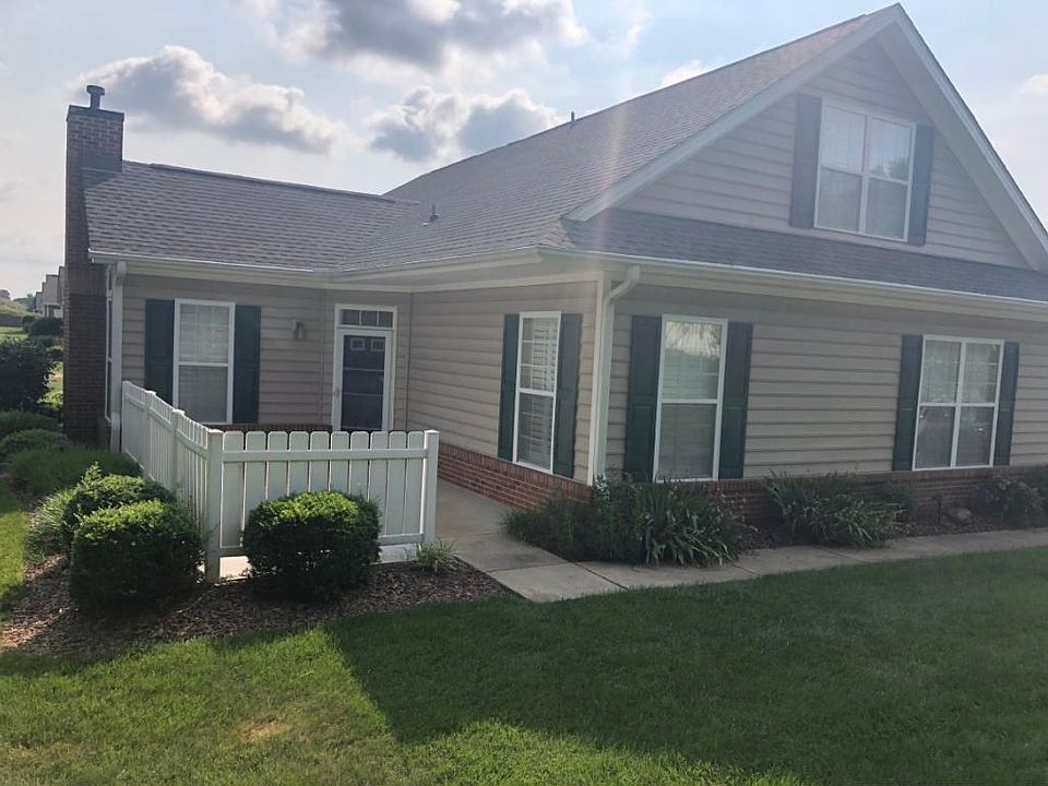 1st image of 160 Avonlea Pl #160