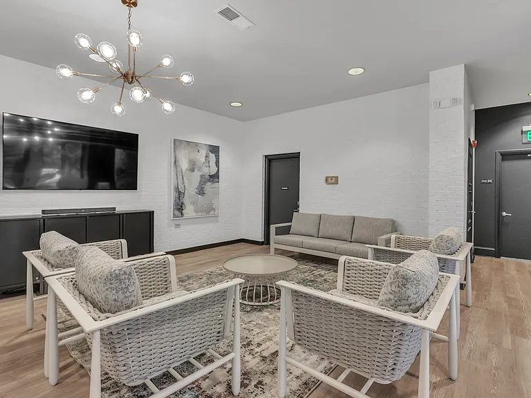 27 Station Ct — Photo 7