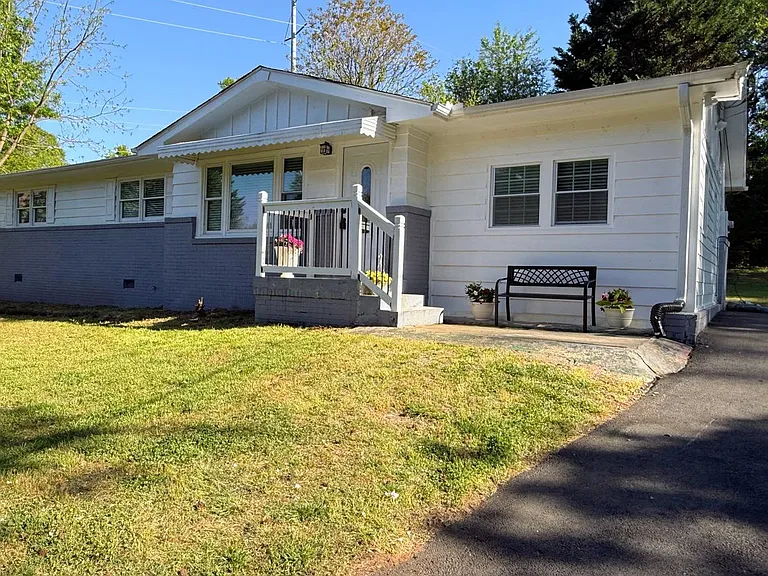 1118 Boyd Rd — Photo 36