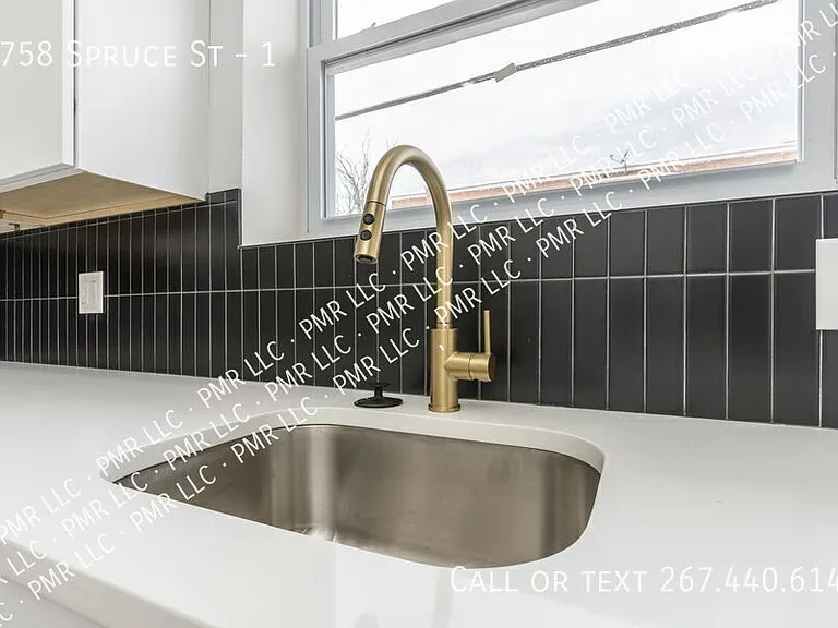 5758 Spruce St #1 — Photo 19