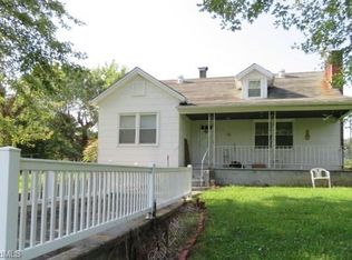 3220 Ireland Rd, Yadkinville, NC 27055