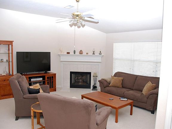 4th image of 10710 Knoll Bend Ln