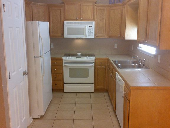 5th image of 117 & 119 Beau Fort Blvd