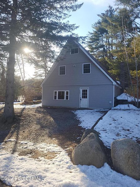 4th image of 4097 S Shore Road