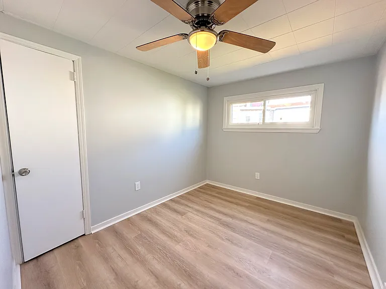 209 Mary St — Photo 18