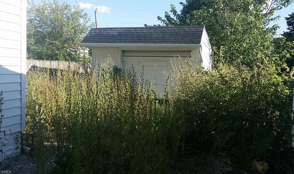 2nd image of 1680 E 33rd St