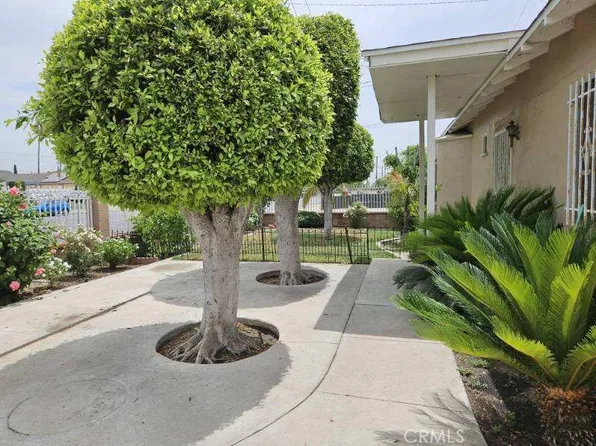 10163 Laurel Canyon Blvd, Pacoima, CA 91331