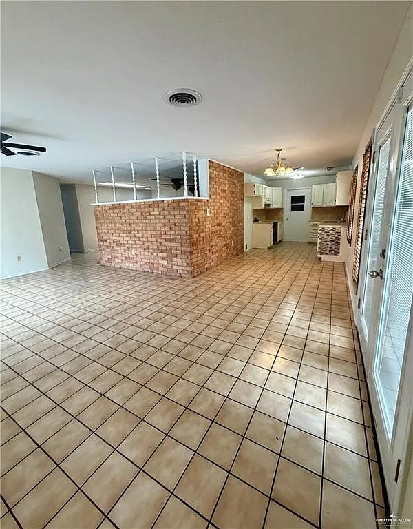 3 bed, 2.0 bath, 1606 sqft, $1,600 — Photo 4