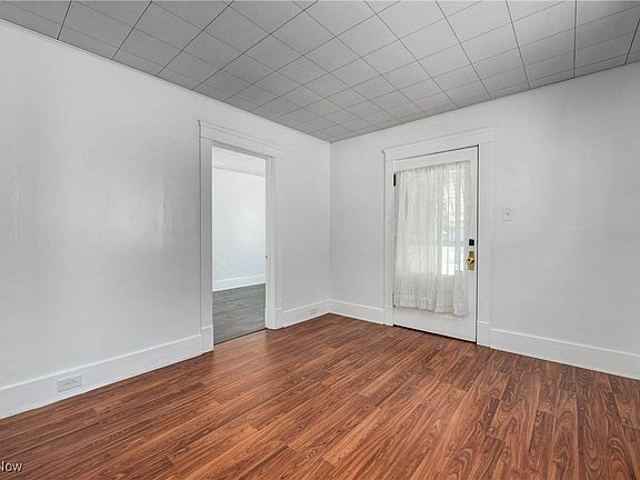 4th image of 804 W 21st St