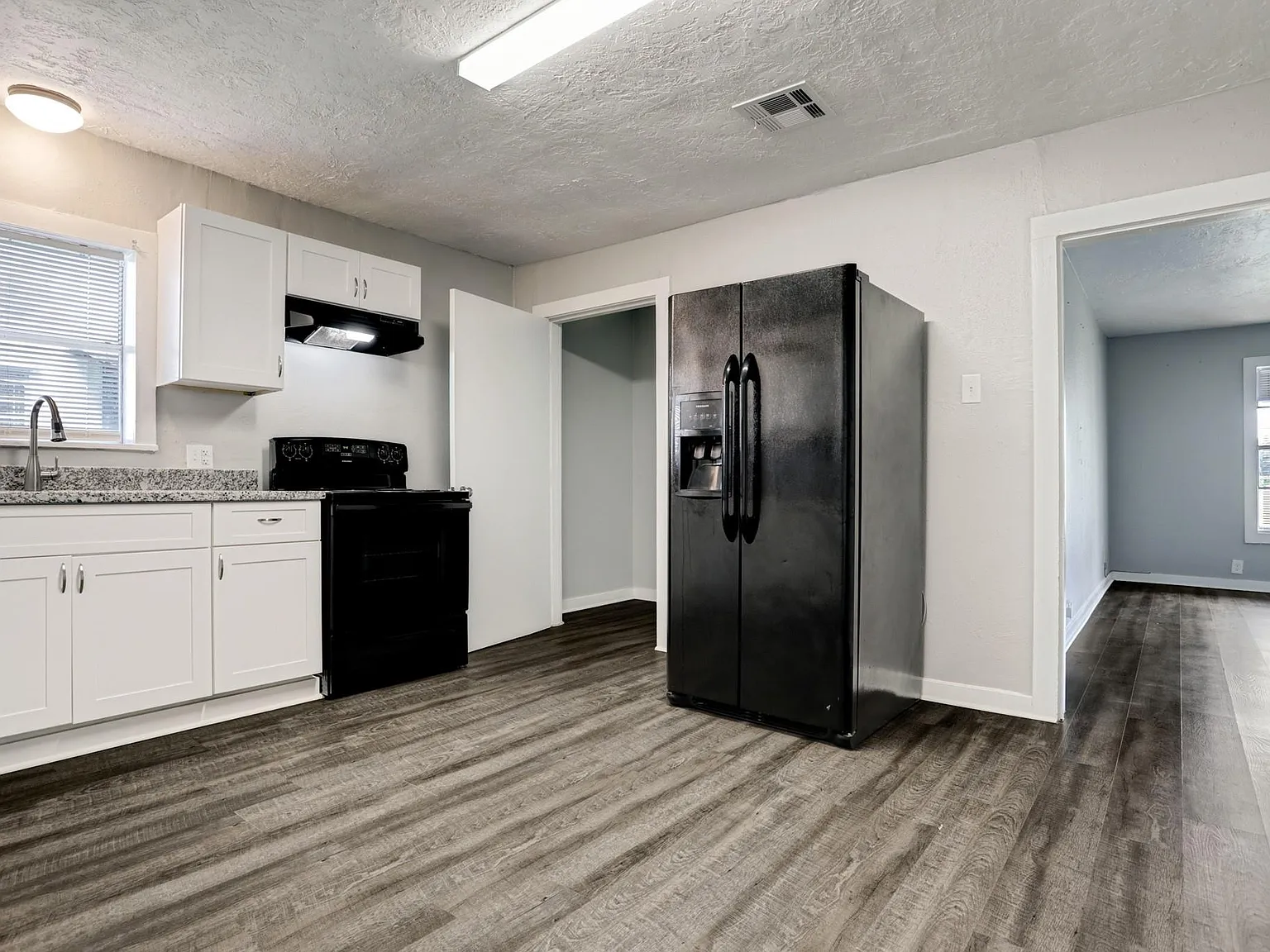 4 bed, 1.0 bath, 1206 sqft, $1,350 — Photo 3