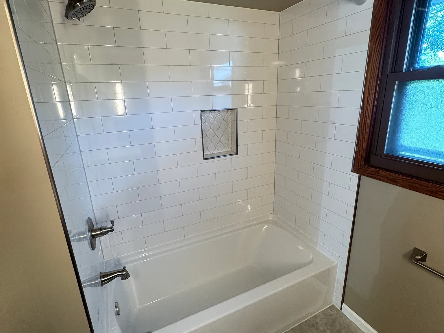 3 bed, 1.5 bath, 1687 sqft, $2,795 — Photo 4