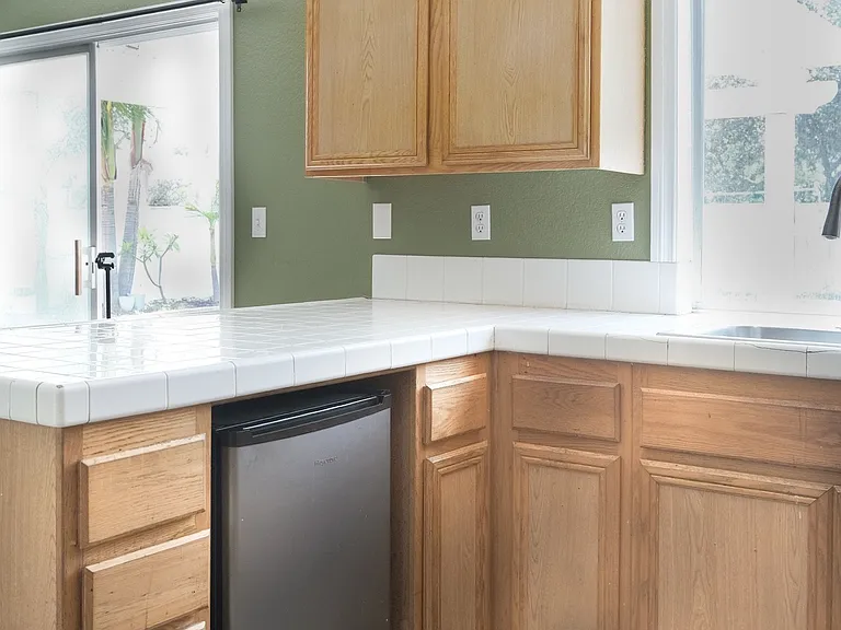 3537 Maguire Rd — Photo 8