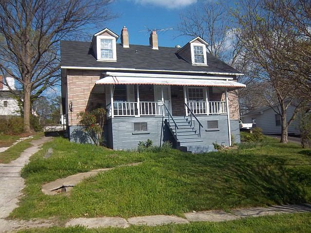 1st image of 17 Schoolfield Dr