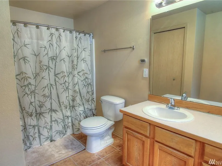 2409 Prospect Ave NE — Photo 17