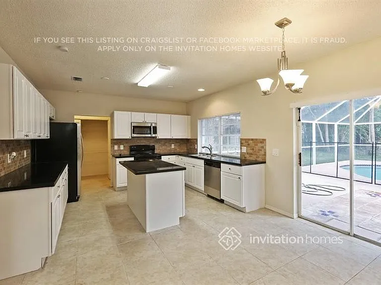 3855 Sanctuary Dr — Photo 8