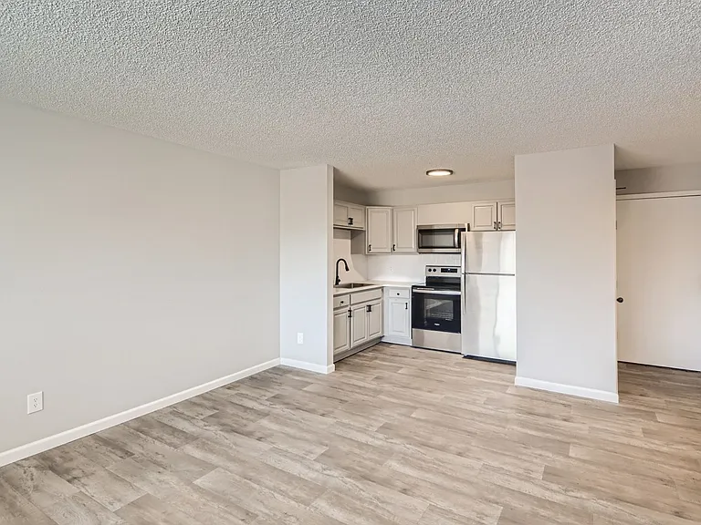 2102 Carmel Dr #206 — Photo 2