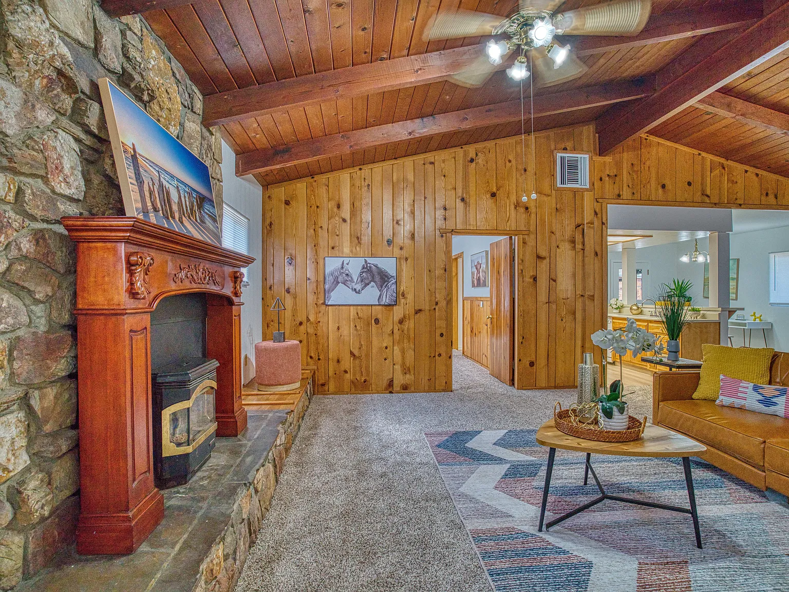 2 bed, 1.5 bath, 1482 sqft, $2,200 — Photo 2
