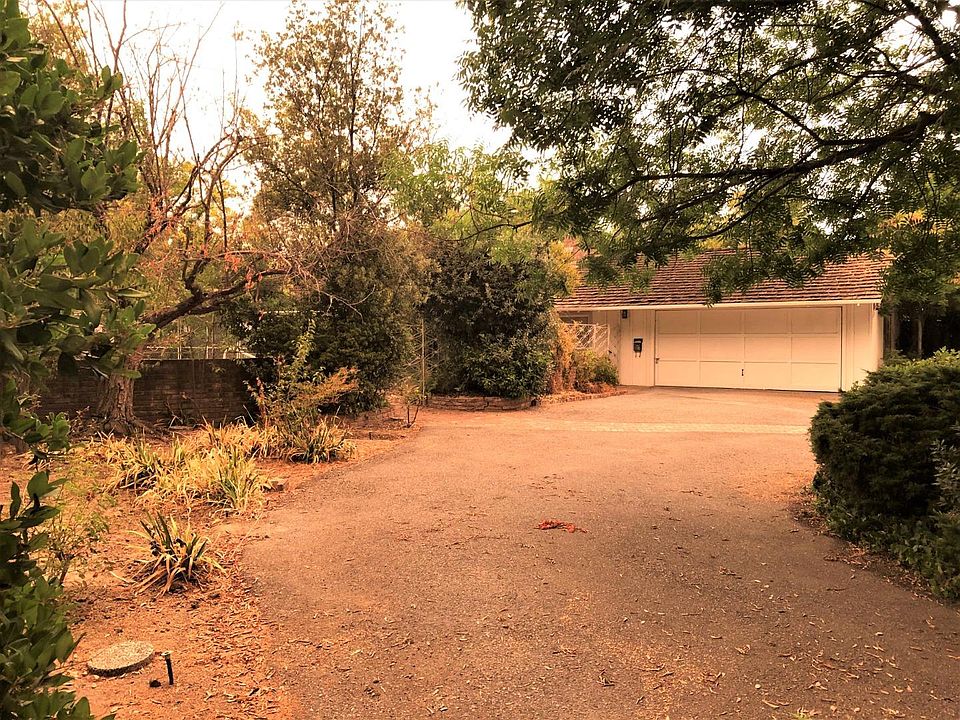 2nd image of 1619 Mulberry Ln