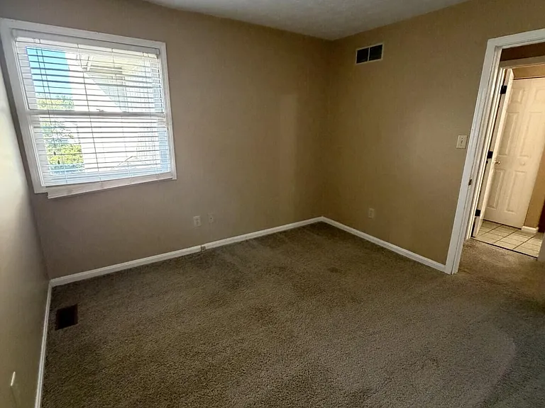 1100 Turkey Foot Rd #5 — Photo 16