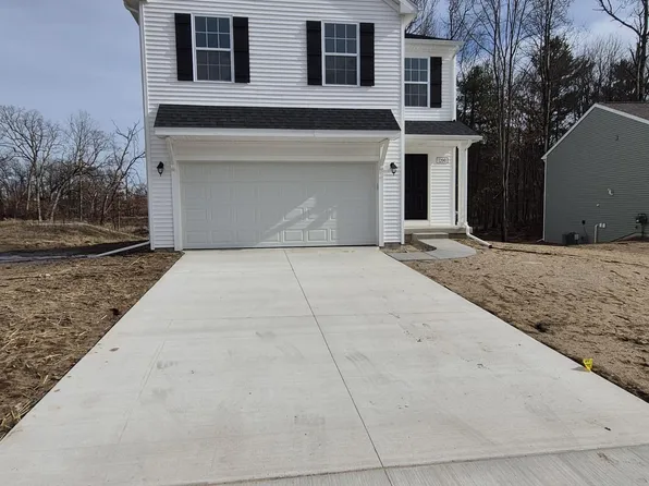 1200 Cedarwood Dr, Greenville, MI 48838