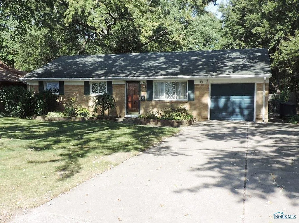 6202 Reo St photo 1