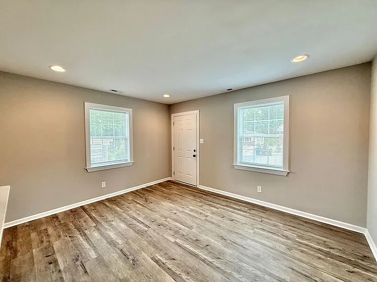 615B Burlington Ave #B — Photo 6