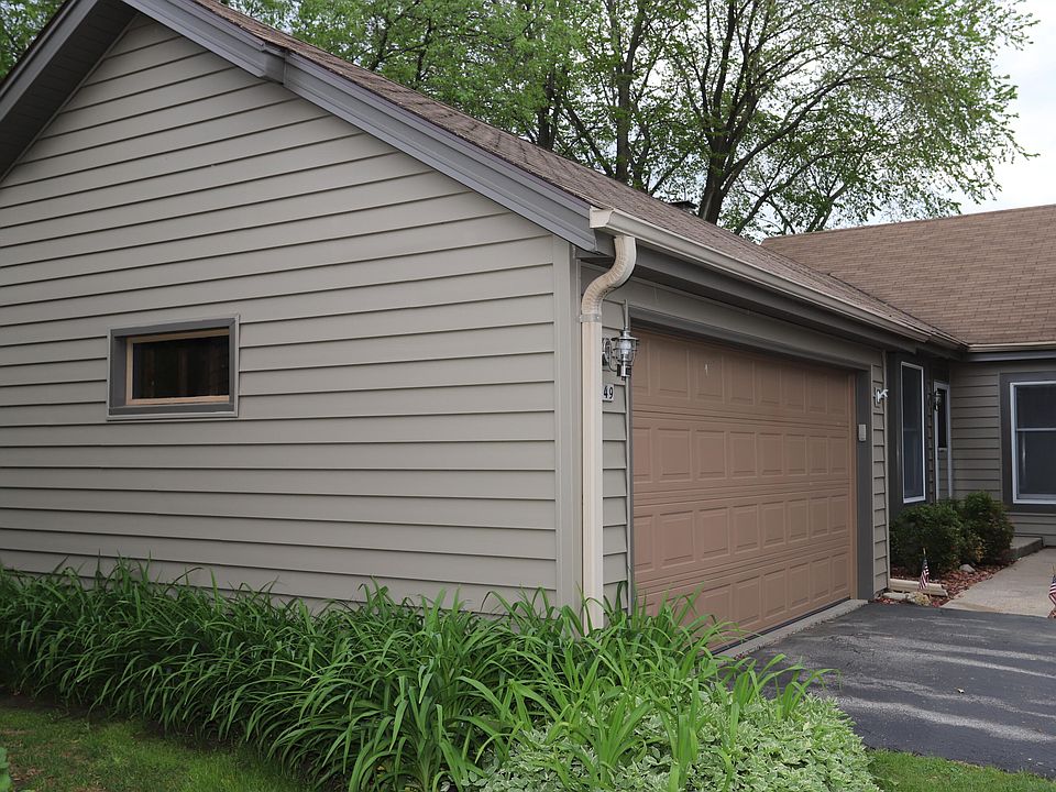 1st image of 249 W Oak St #12