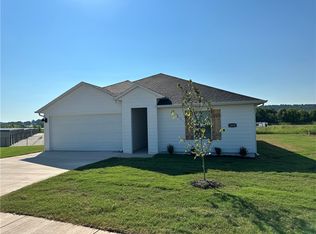 1030 Rently St, Prairie Grove, AR 72753