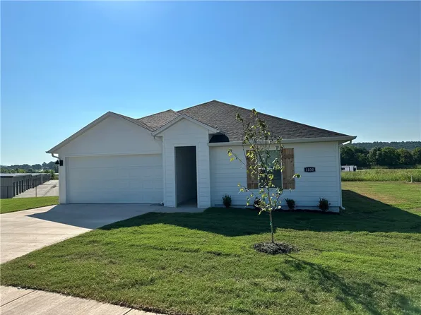 1030 Rently St, Prairie Grove, AR 72753