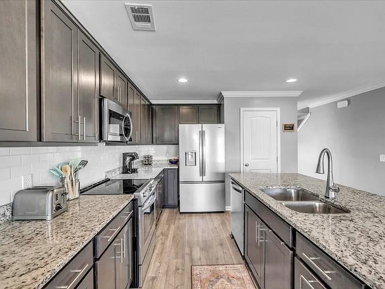 128 Whitehaven Rd — Photo 3