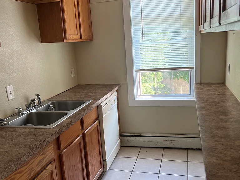 47 Hyat St #3 — Photo 8