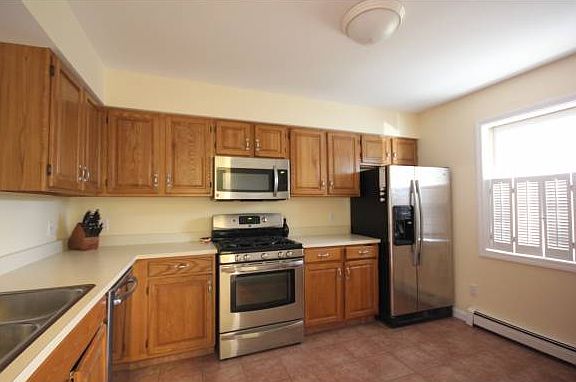 5th image of 38 Perkins Dr