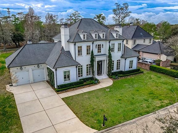 3rd image of 208 Forest Oaks Dr