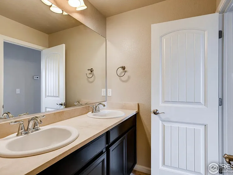 739 Cristo Ln — Photo 16