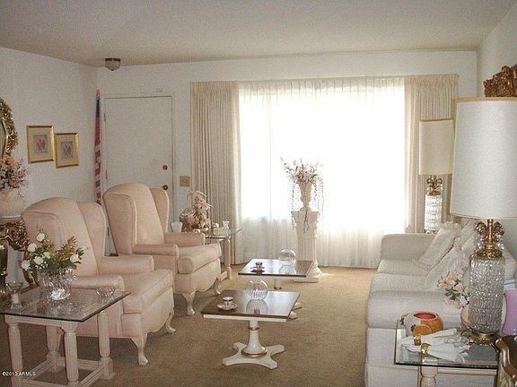 2nd image of 10617 W Willowcreek Cir