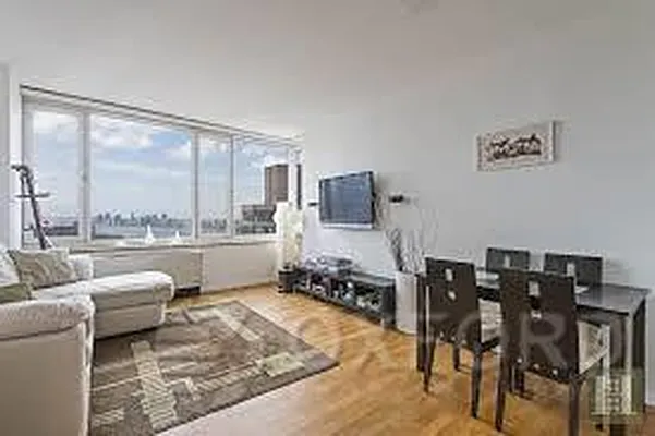Rented by Oxford Property Group | media 3