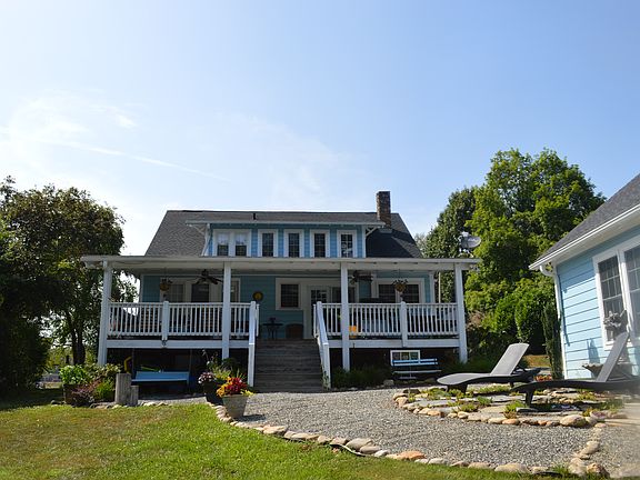 2nd image of 414 Bailey Street