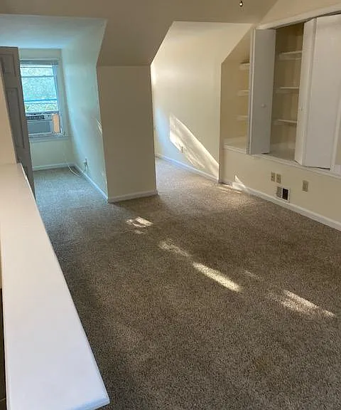 1174 N Vermont St — Photo 32