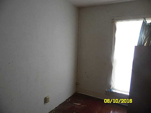 3rd image of 219 S Wayne St